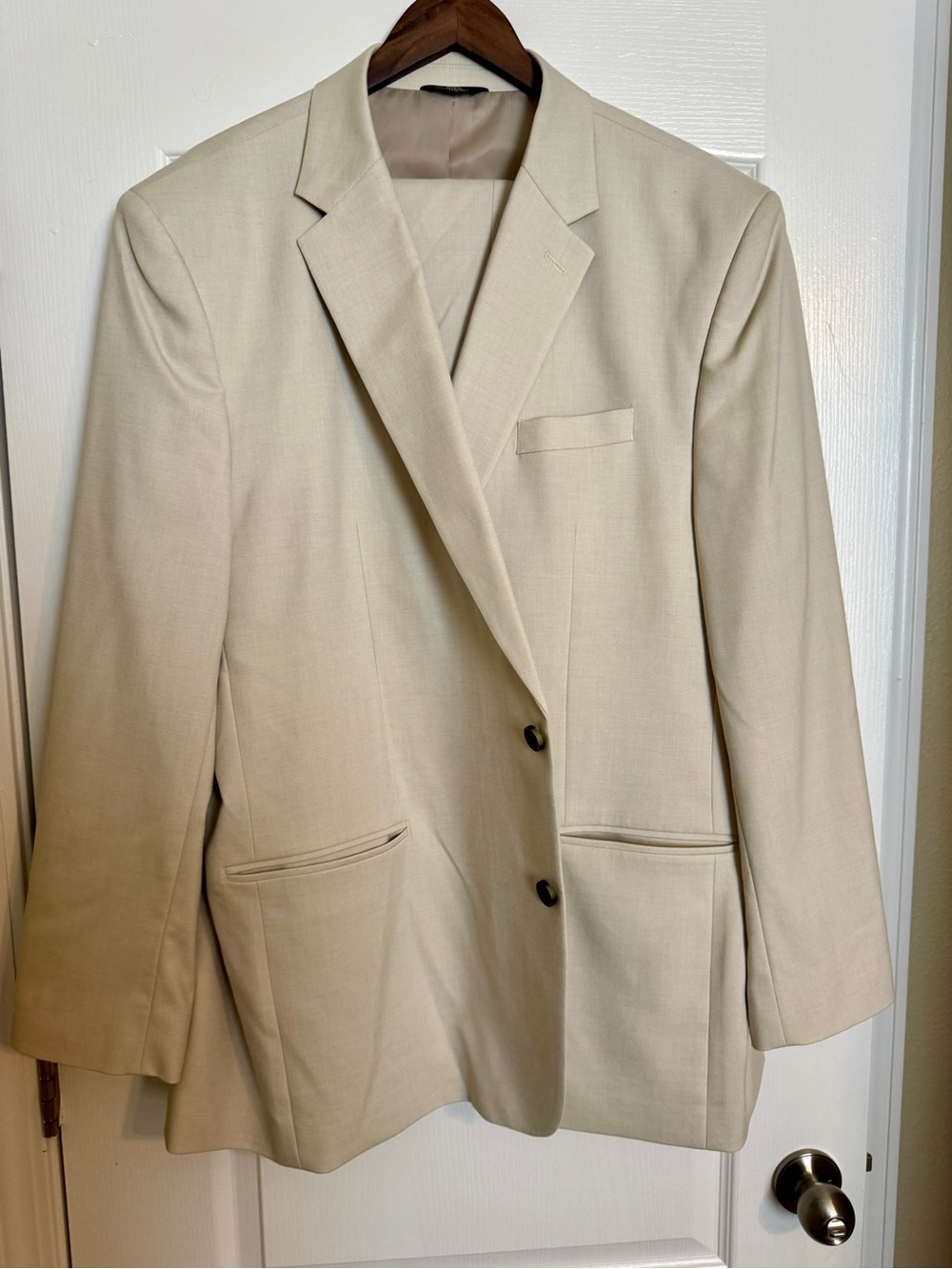 Classic Men's Cream Suit - Tailored Two-Button Jacket 52L With Slacks 42x30